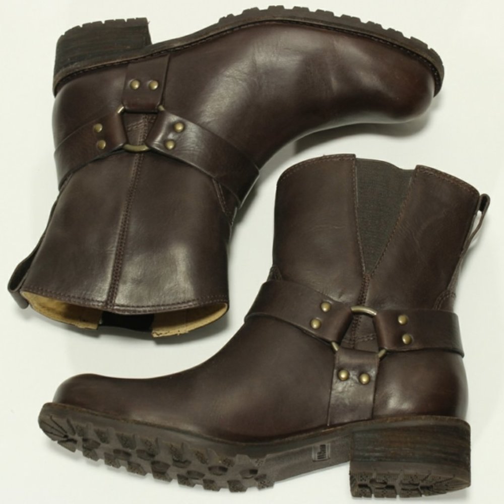 L.L. Bean Deerfield Rustic Harness Boots. E